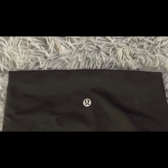 Worn Black Lululemon Wunder Under Leggings - Picture 4 of 4